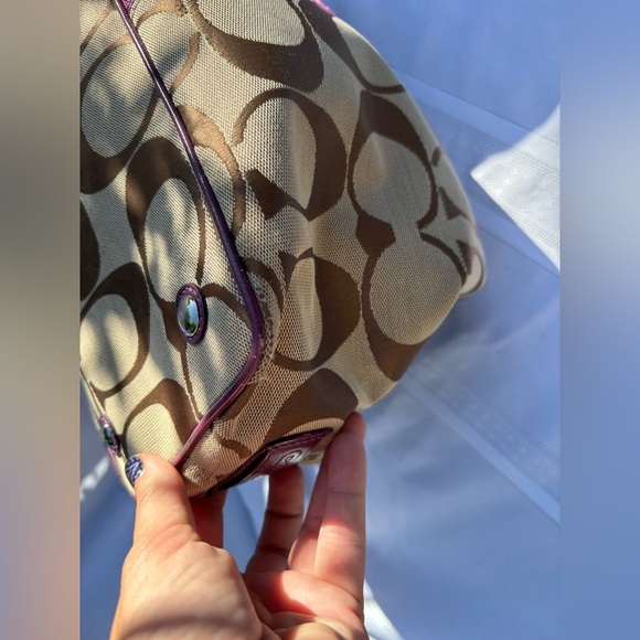 Coach VGUC Kiss lock bag - Picture 9 of 16